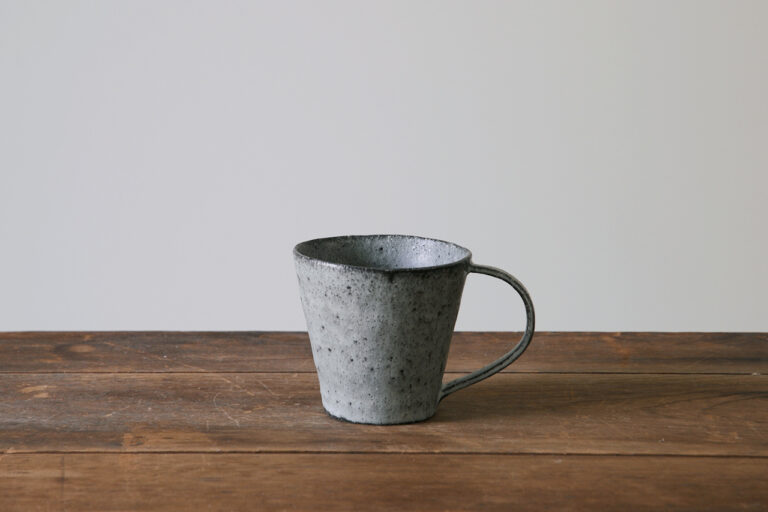 小ぶりなコーヒーカップ 灰青